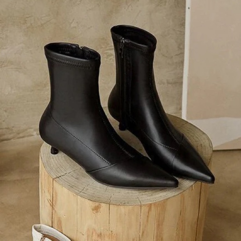 Pointed Toe Black Ankle Boot - Looks Like Summer Paris Boot EU 40